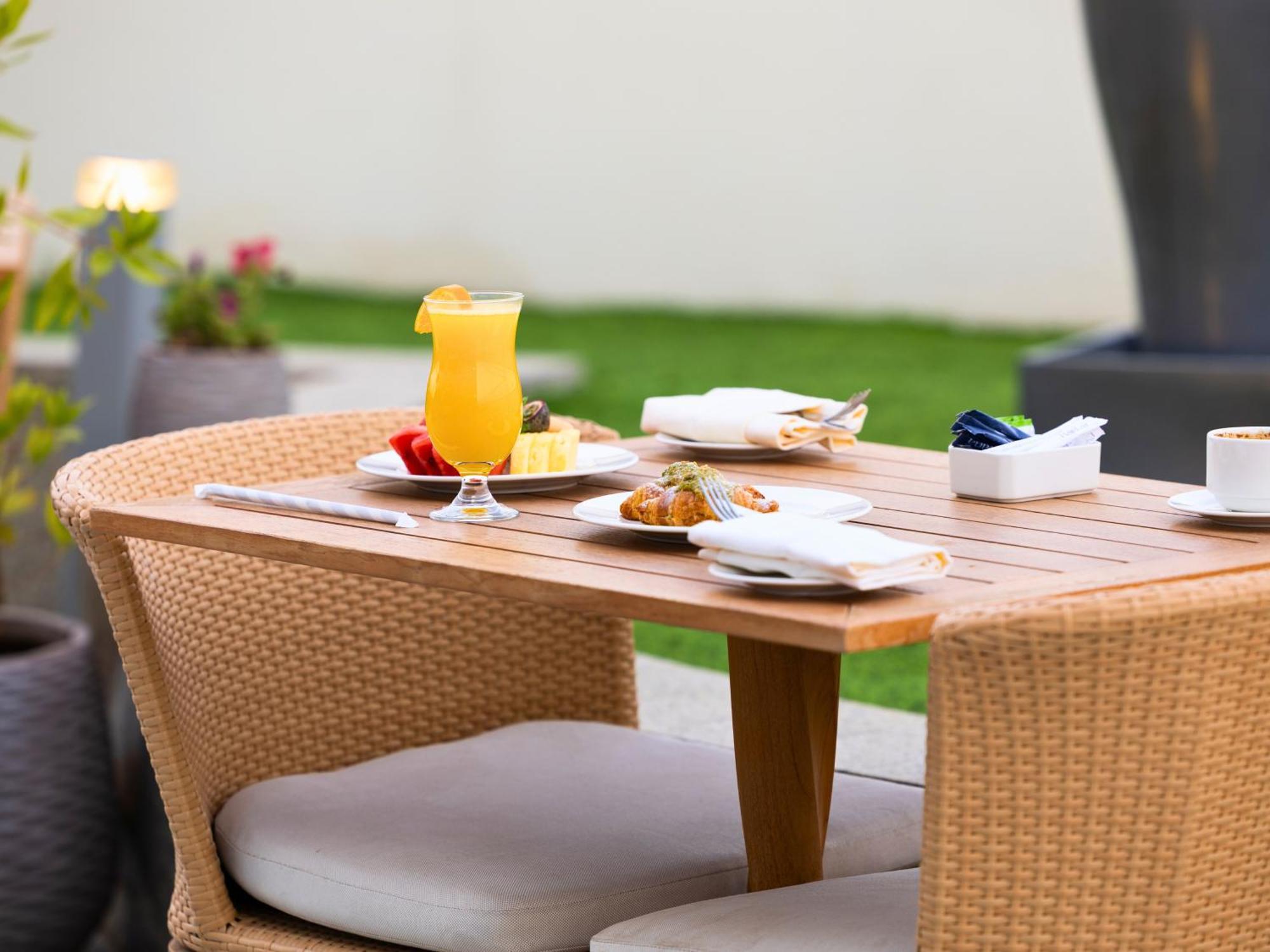 Rotana Al Manakha Madinah Hotel Медина Екстериор снимка